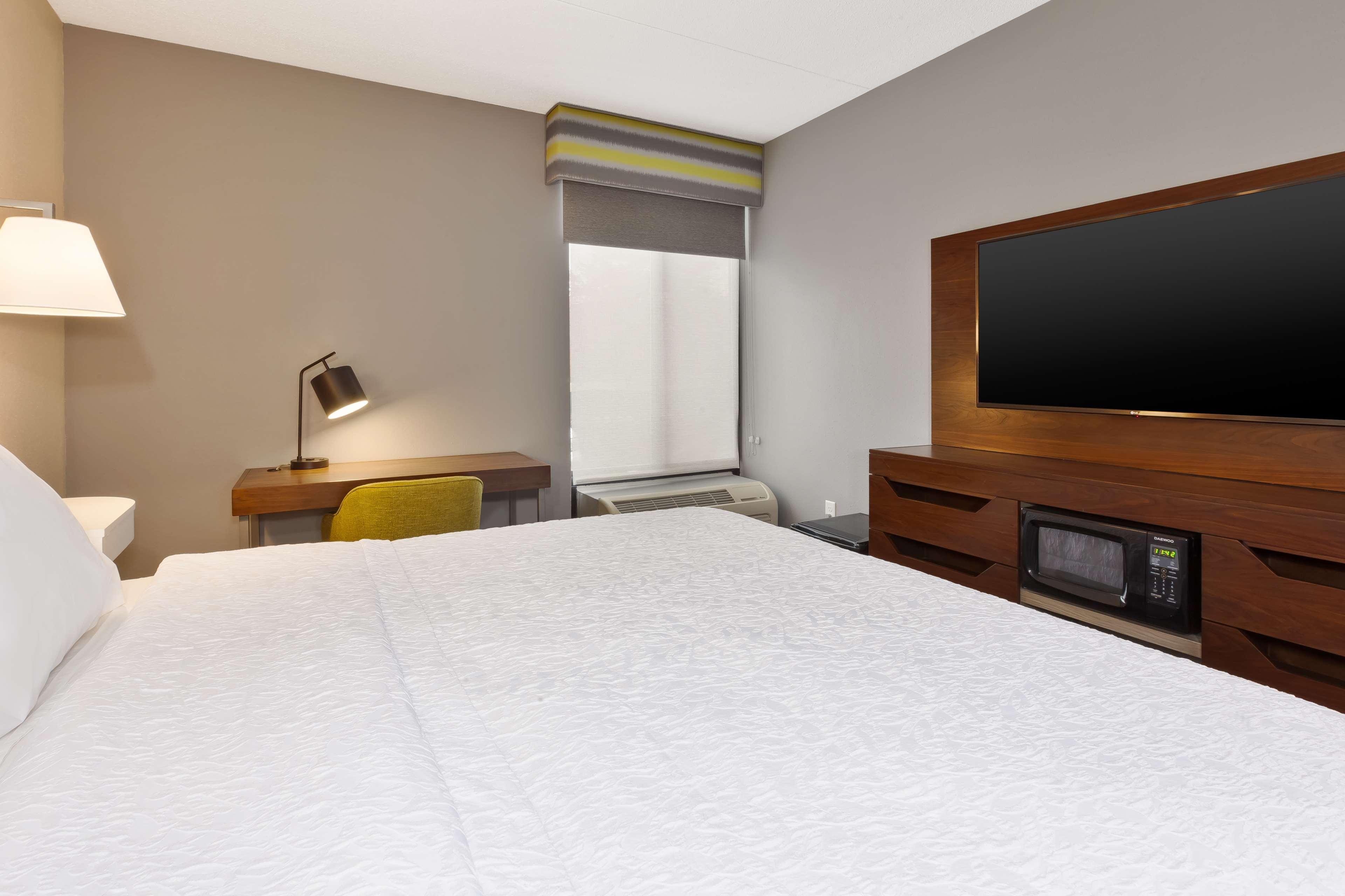 Hampton Inn Τράβερς Σίτι Εξωτερικό φωτογραφία