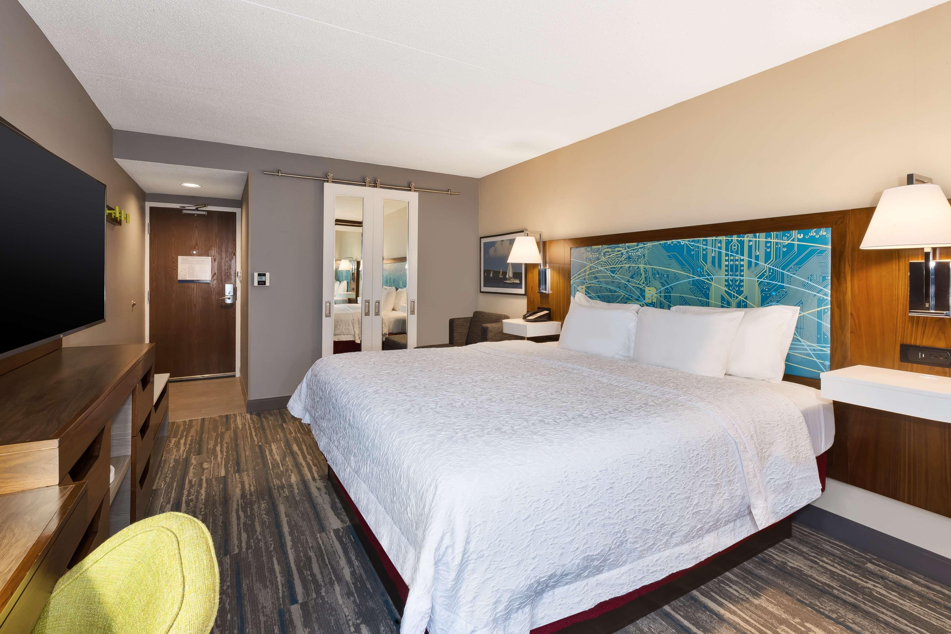 Hampton Inn Τράβερς Σίτι Εξωτερικό φωτογραφία