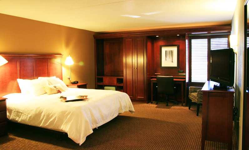 Hampton Inn Τράβερς Σίτι Εξωτερικό φωτογραφία
