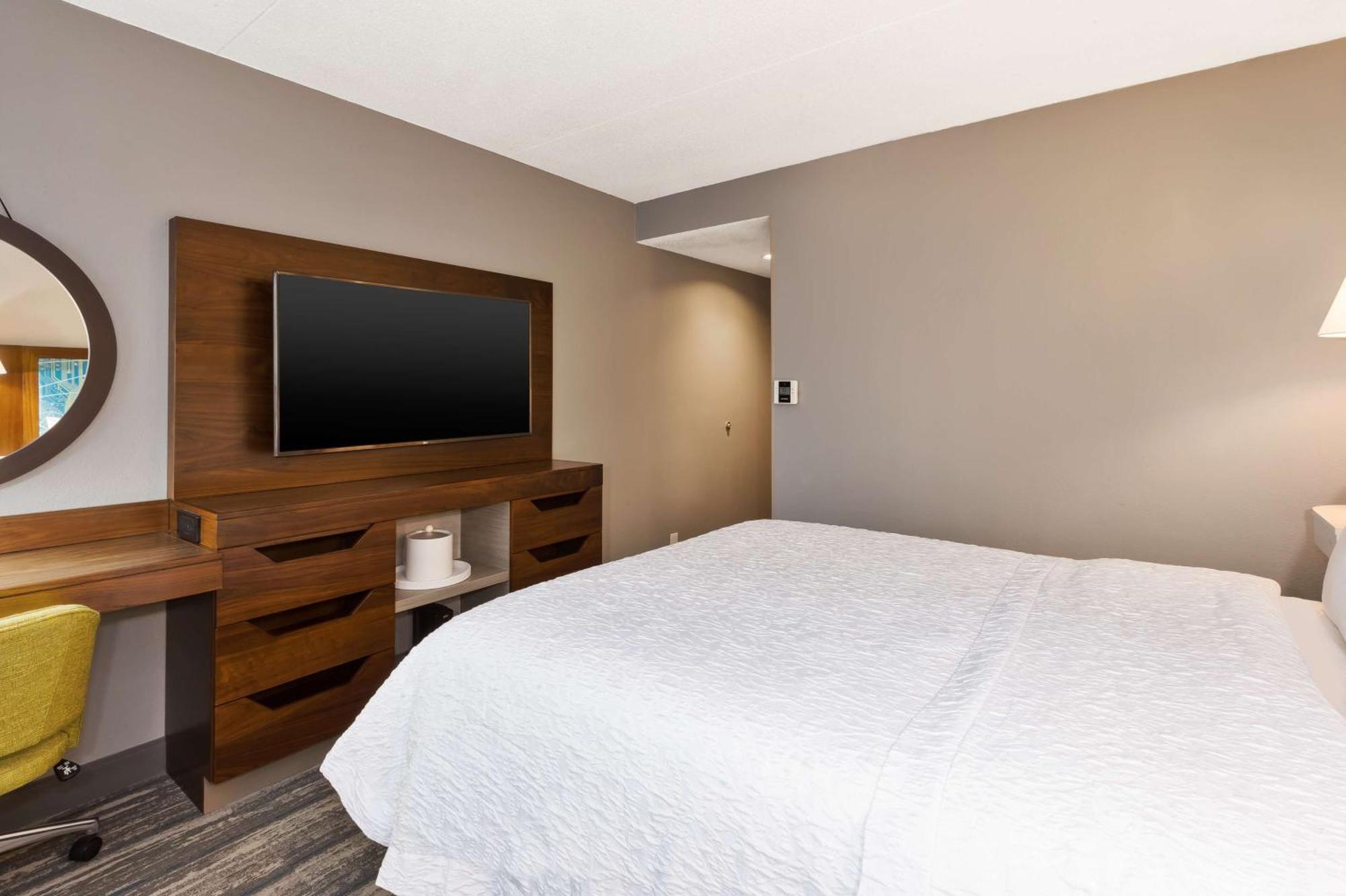 Hampton Inn Τράβερς Σίτι Εξωτερικό φωτογραφία