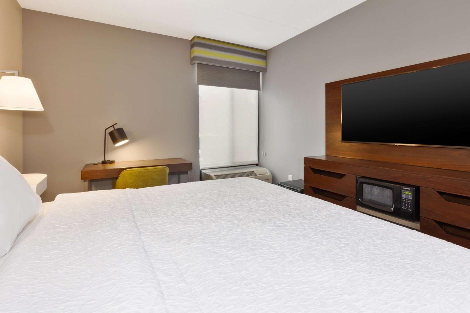 Hampton Inn Τράβερς Σίτι Εξωτερικό φωτογραφία