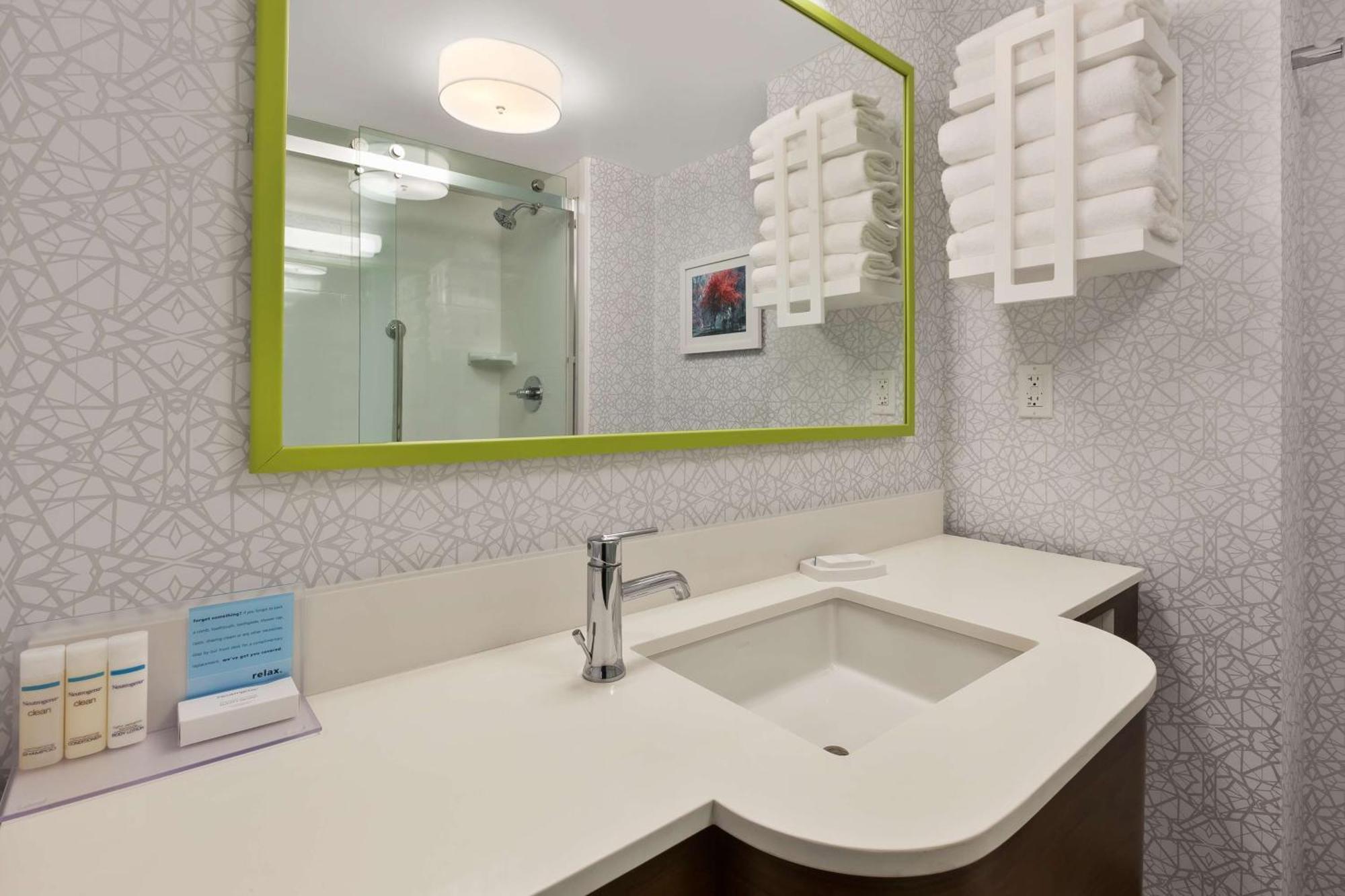 Hampton Inn Τράβερς Σίτι Εξωτερικό φωτογραφία