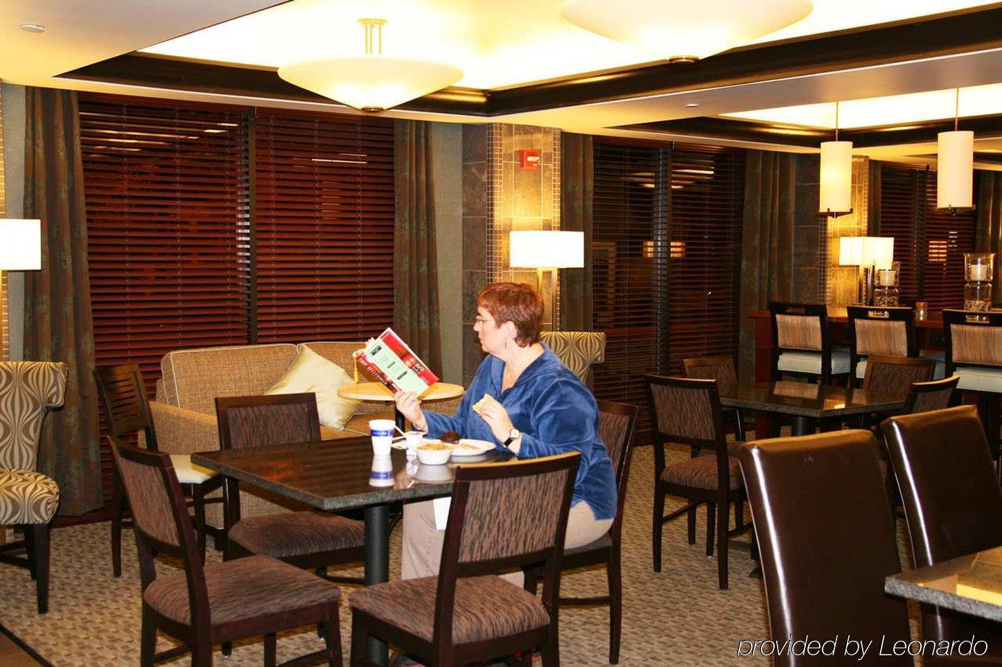 Hampton Inn Τράβερς Σίτι Εστιατόριο φωτογραφία
