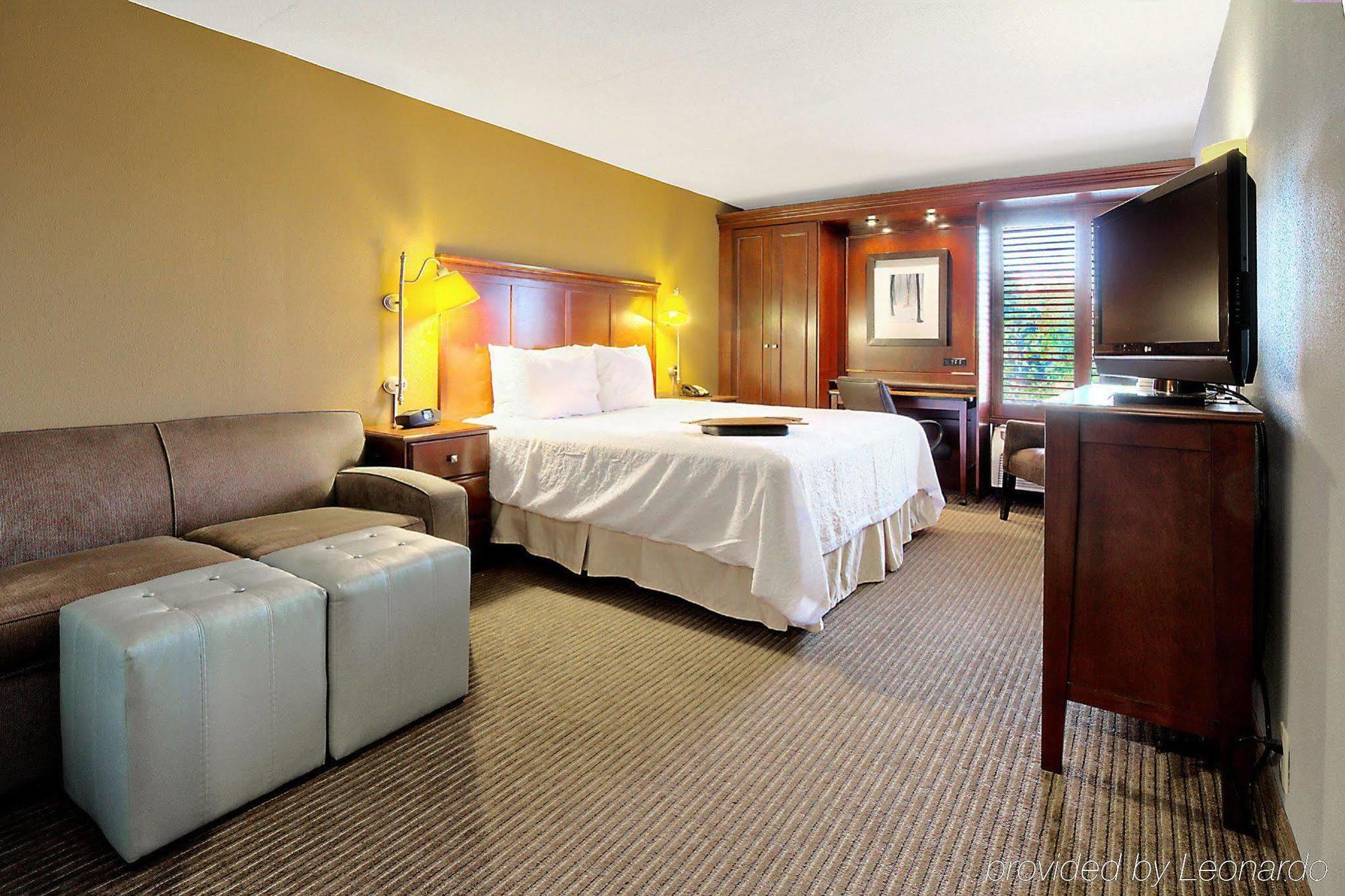 Hampton Inn Τράβερς Σίτι Εξωτερικό φωτογραφία