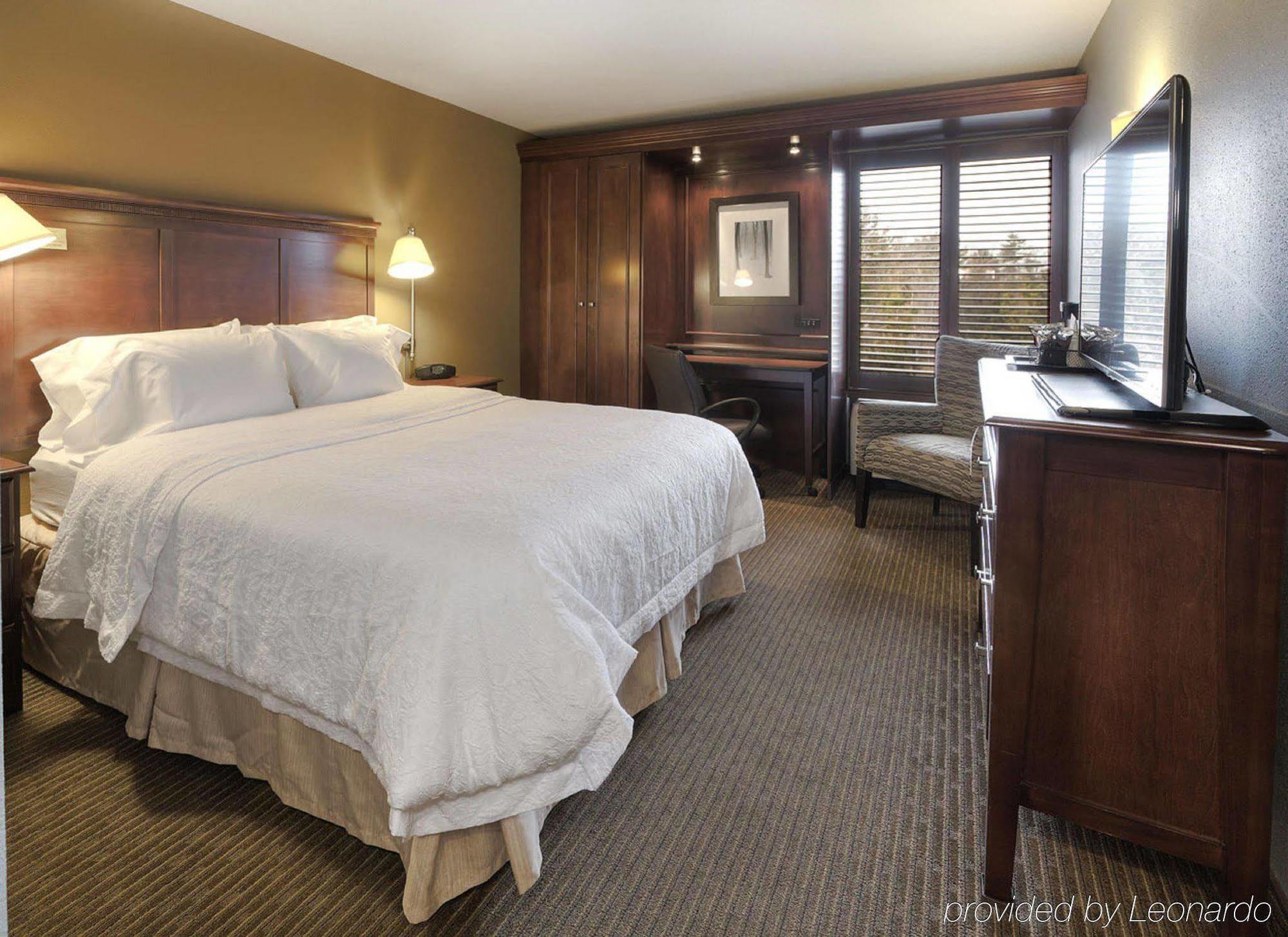 Hampton Inn Τράβερς Σίτι Εξωτερικό φωτογραφία