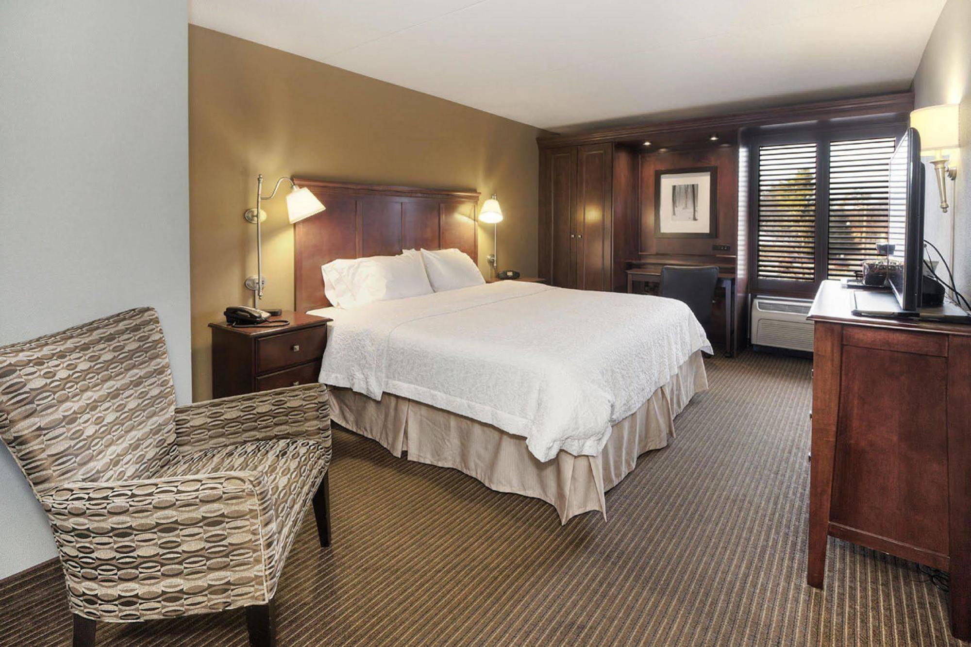 Hampton Inn Τράβερς Σίτι Εξωτερικό φωτογραφία